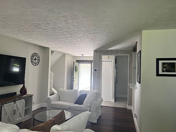 3rd image of 9532 Driftwood Dr