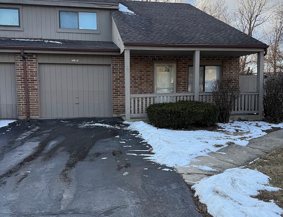 LARGE DRIVEWAY