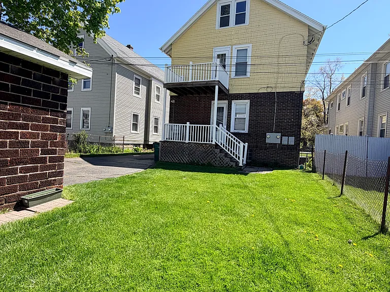 402 McKinley Pkwy #1 — Photo 4