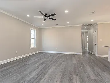 954 S Willett St — Photo 6
