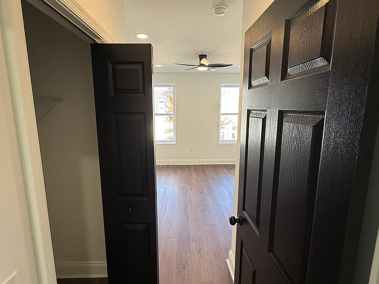 2609 E Monument St — Photo 12