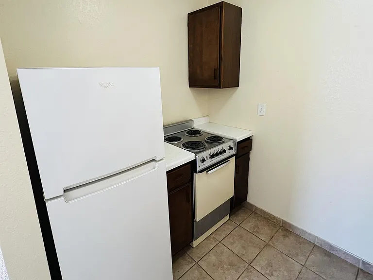 9 E 10th Ave — Photo 3
