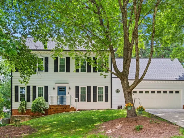 2006 Chedington Dr, Apex, NC 27502