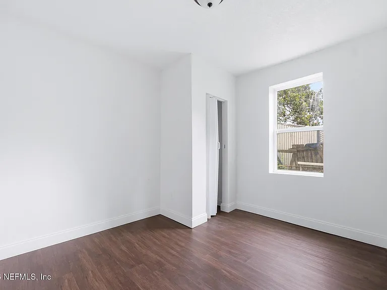 1715 Brackland St — Photo 7