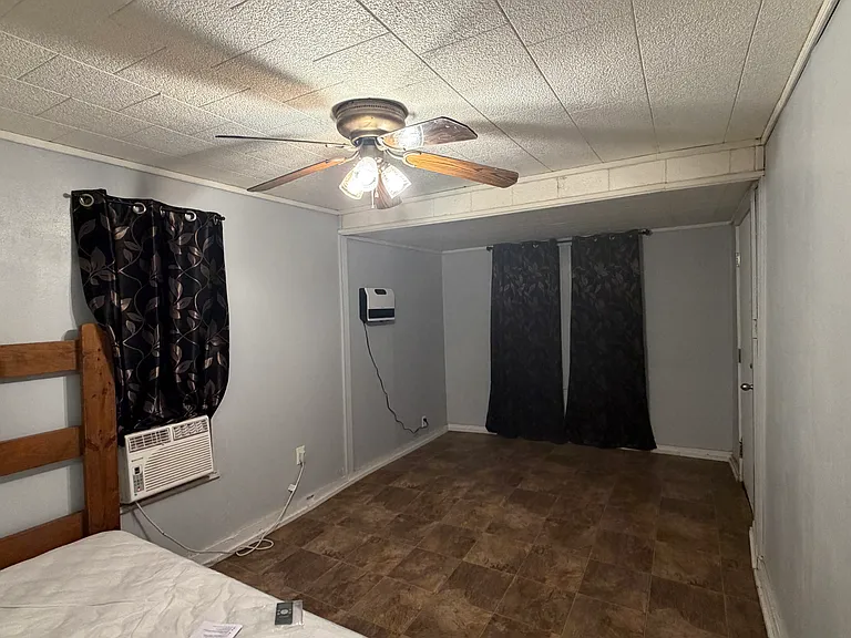 401 Palacios St — Photo 5