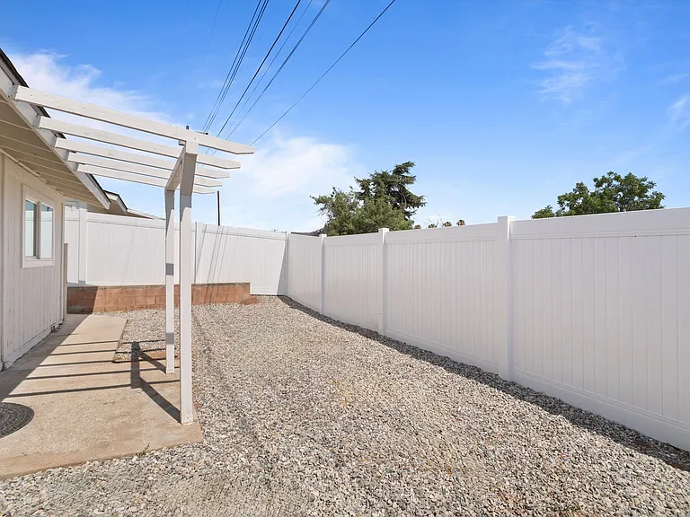 Vista Palms Apartment Homes- Yucaipa, CA — Photo 27