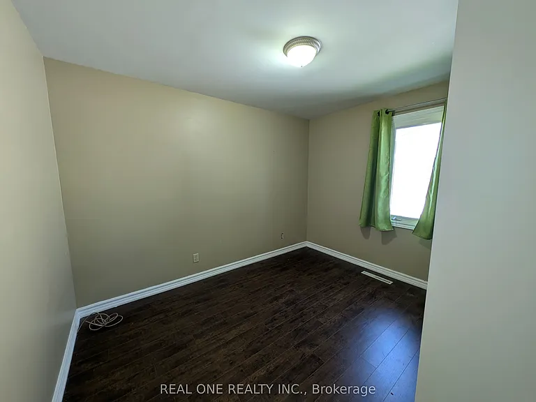 157 Bessborough Dr — Photo 17