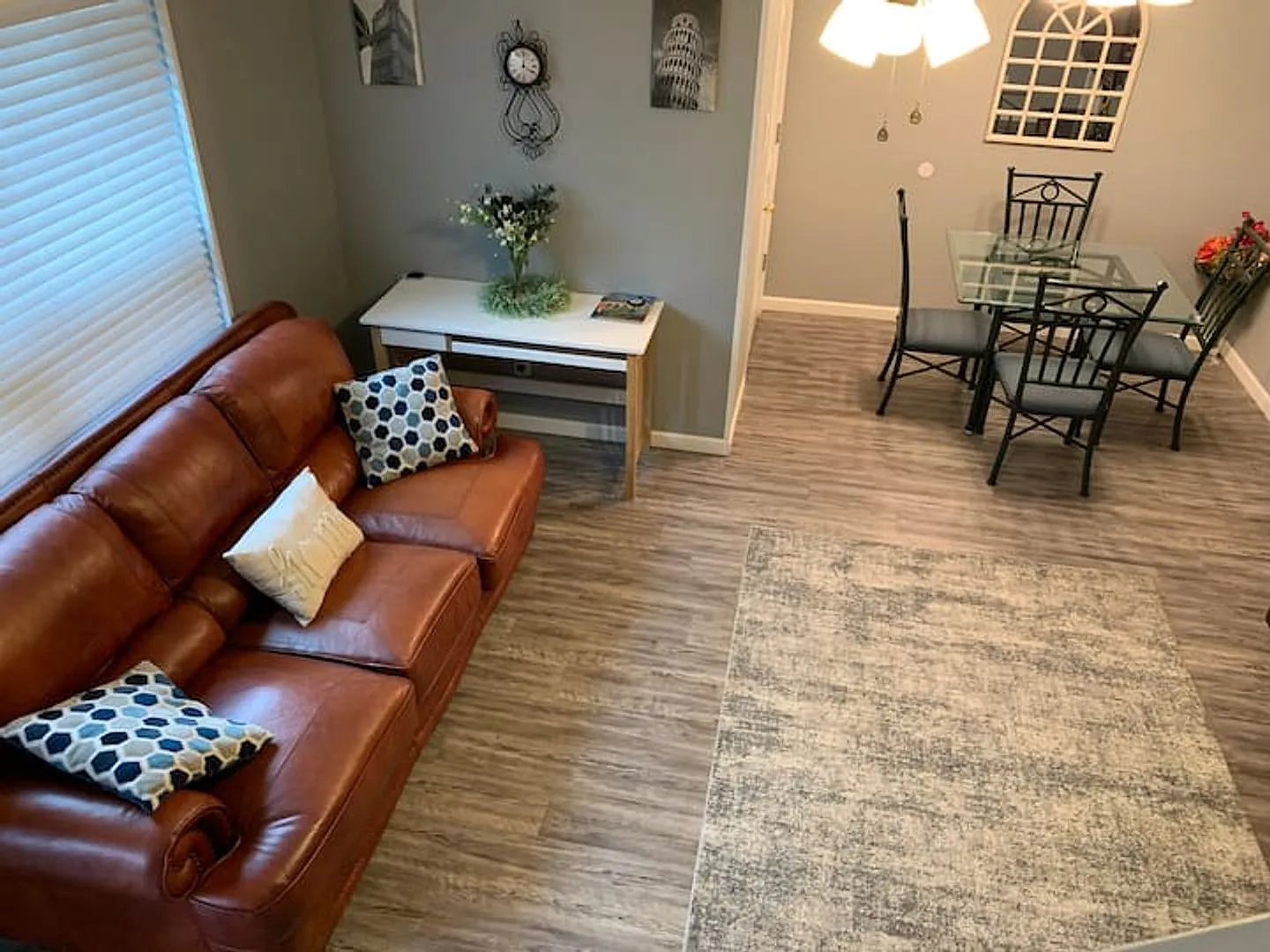 2 Bedroom 1.5 bath four-plex unit - Great location!! — Photo 4