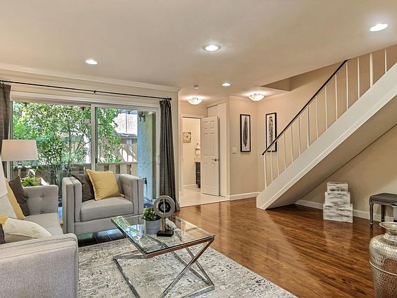 5th image of 125 Connemara Way APT 103
