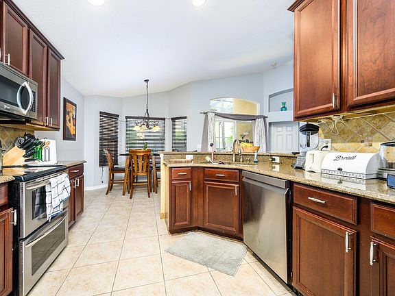 5th image of 15046 Sawgrass Bluff Dr