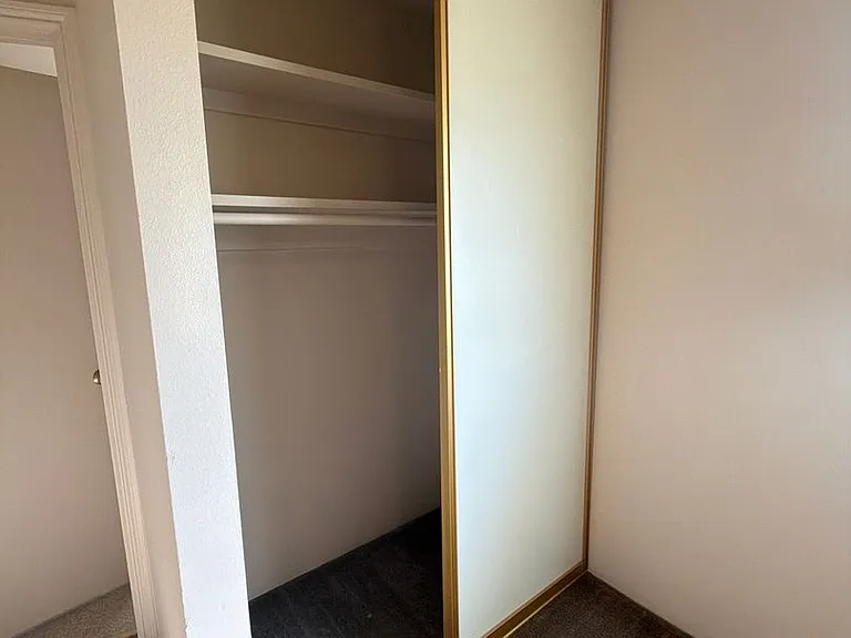 418 Lynn St — Photo 11