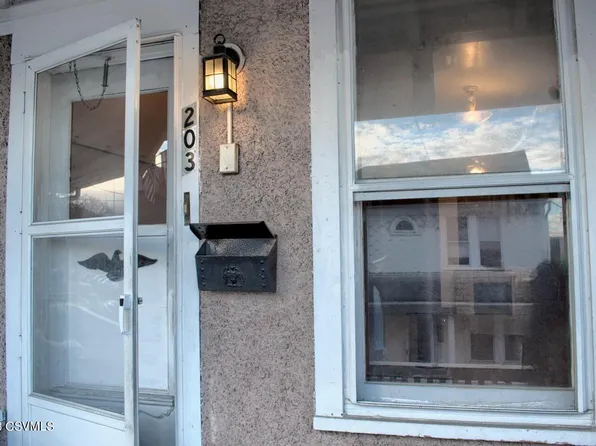 203 E Dewart St, Shamokin, PA 17872