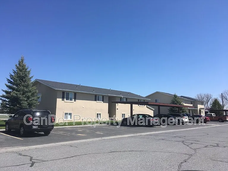 240 Carol Dr #3 — Photo 13