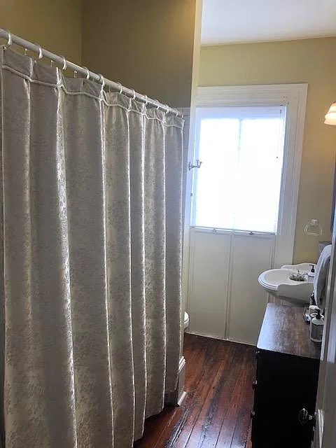 4 bed, 2.5 bath, 1840 sqft, $2,950 — Photo 2