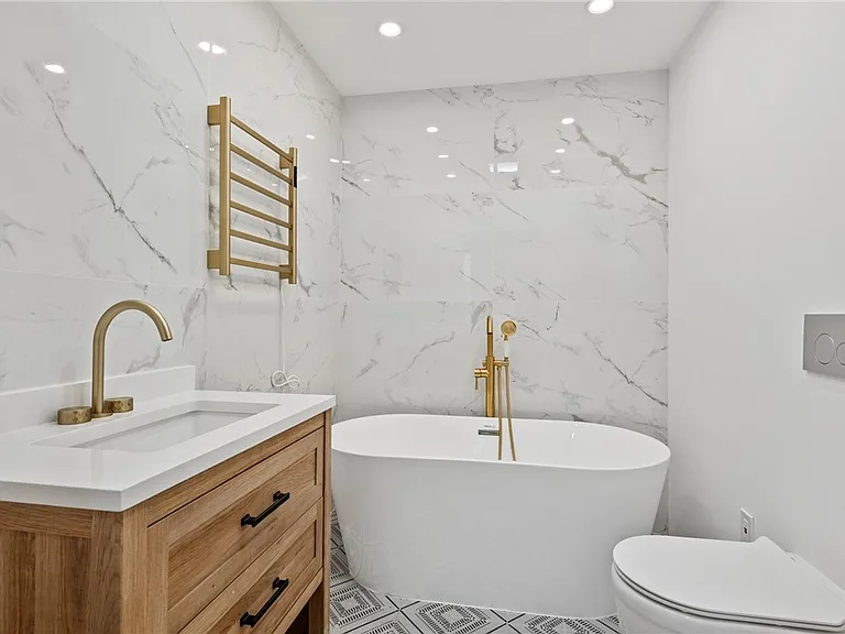 218 Fisk Ave — Photo 6