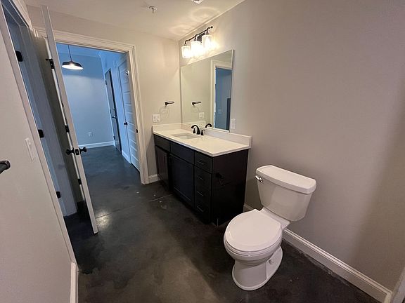 4th image of 605 Campbell Ave SE #209
