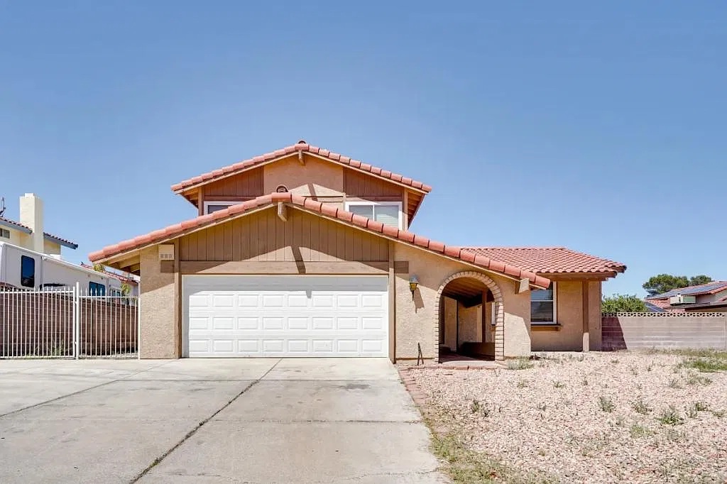 864 E Eldorado Ln — Photo 1