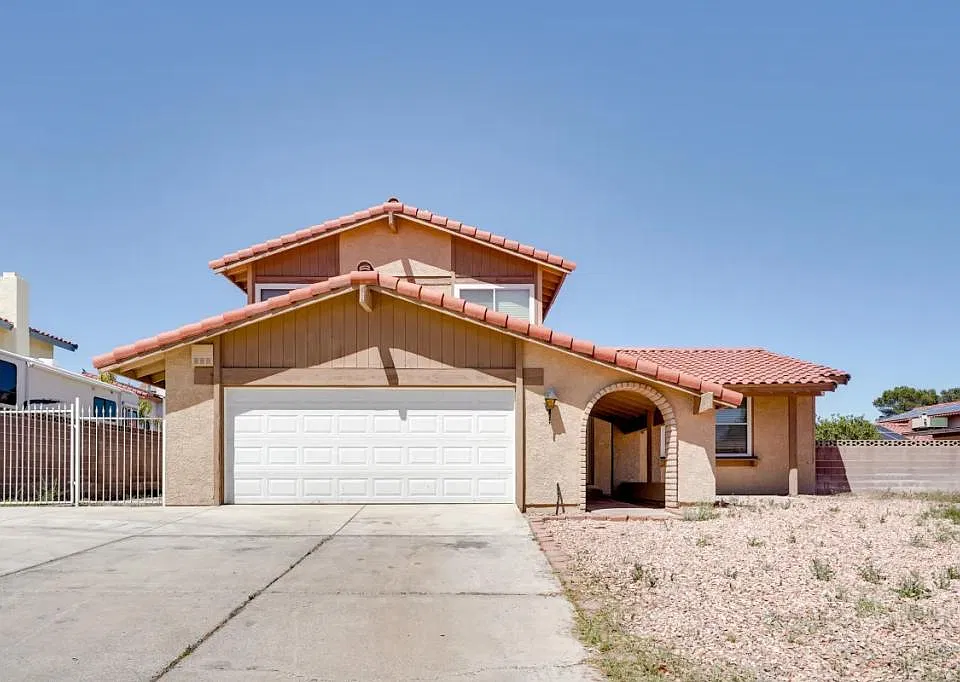 864 E Eldorado Ln