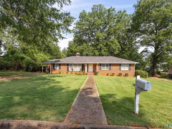 363 Moorefield Dr, Talladega, AL 35160