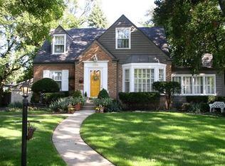 430 Ridge Ave, Clarendon Hills, IL 60514