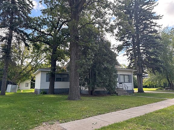 3rd image of 308 3rd Ave NE