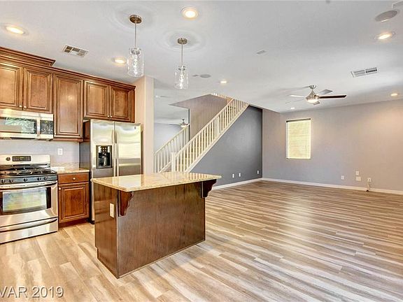 3rd image of 674 Newquay Ct