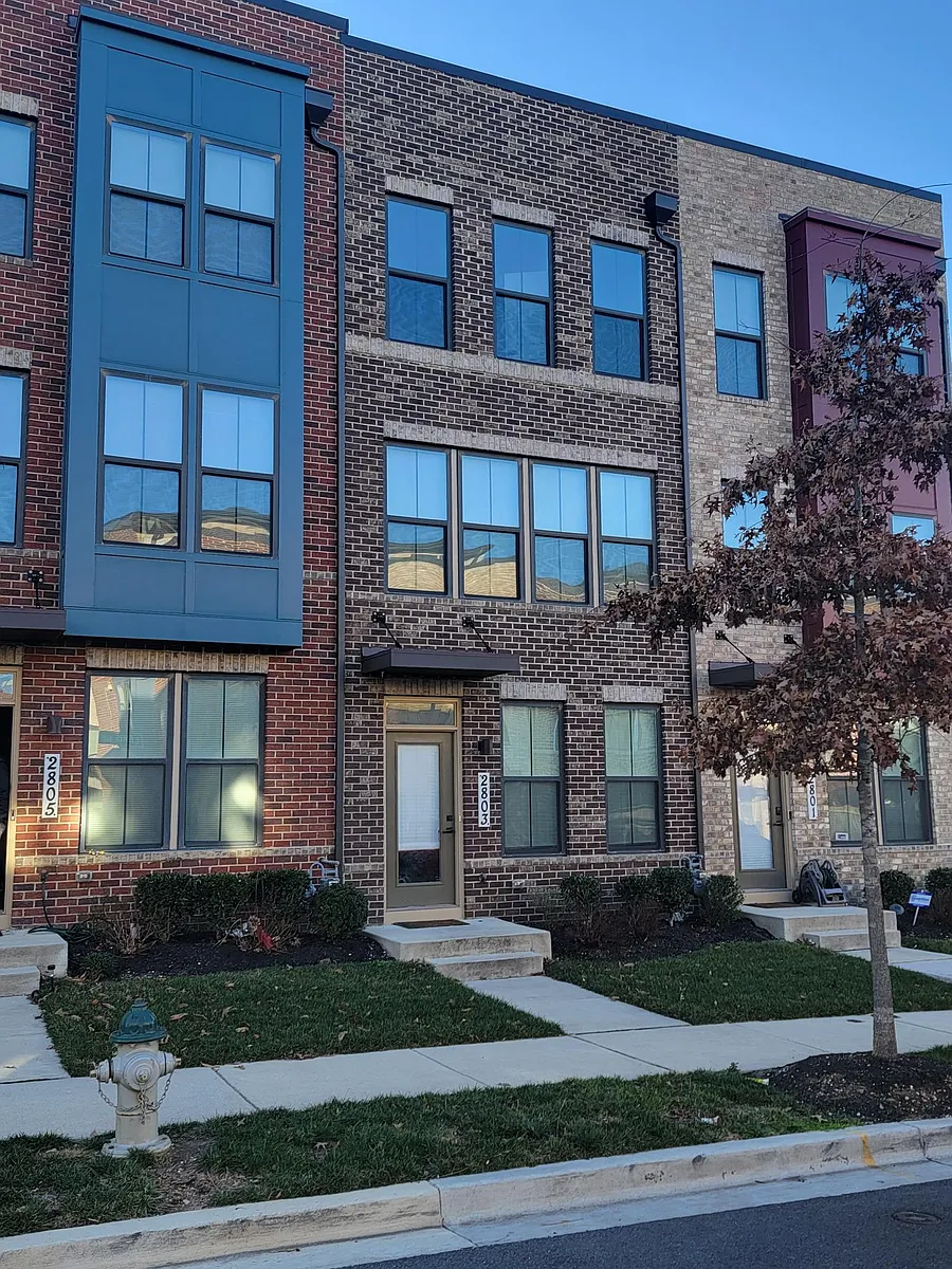 Building Photo - 2803 Lewis Ave