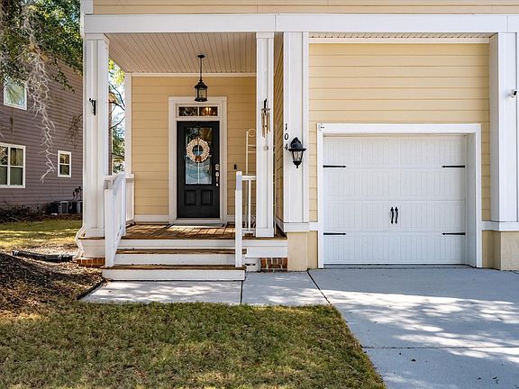 3rd image of 104 Ashley Bluffs Rd