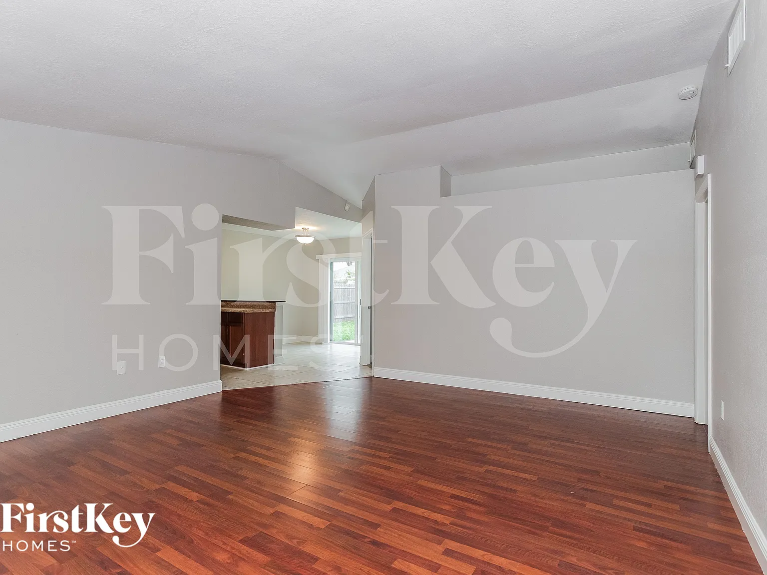 3 bed, 2.0 bath, 1232 sqft, $1,555 — Photo 4