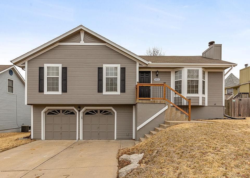 1st image of 3805 NW Hidden Pointe Dr