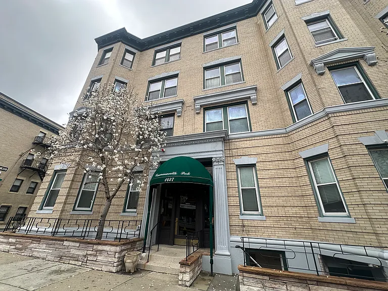 1427 Commonwealth Ave #205 — Photo 11