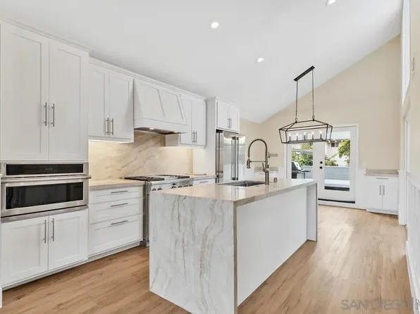 1987 Chalcedony St, San Diego, CA 92109