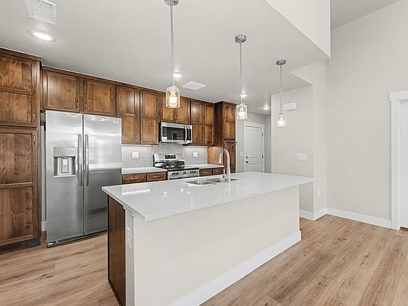 5th image of 265 High Point Dr #306