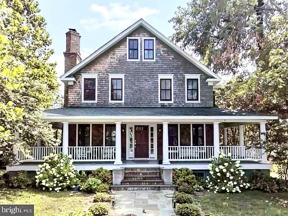 4th image of 819 N Cleveland St