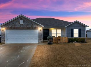 10140 E Kathy St, Claremore, OK 74019