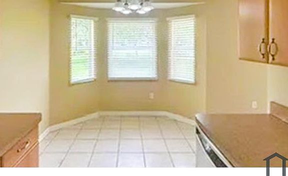 3rd image of 6547 Starfish Ave