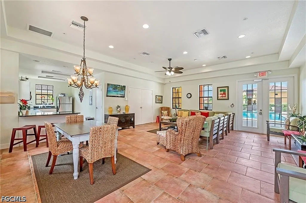 2 bed, 2.0 bath, 1345 sqft, $2,200 — Photo 2