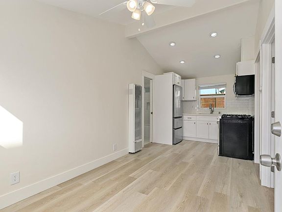 2nd image of 1010 S Tremont St #C