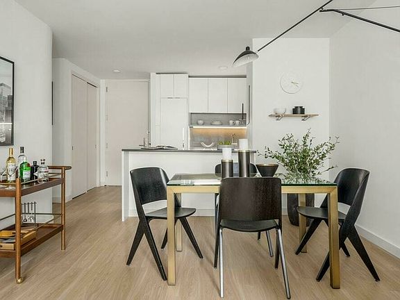 3rd image of 70 W 37th St APT 1108
