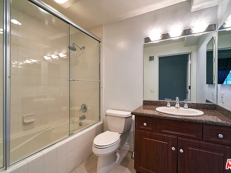 851 N San Vicente Blvd #102 — Photo 18