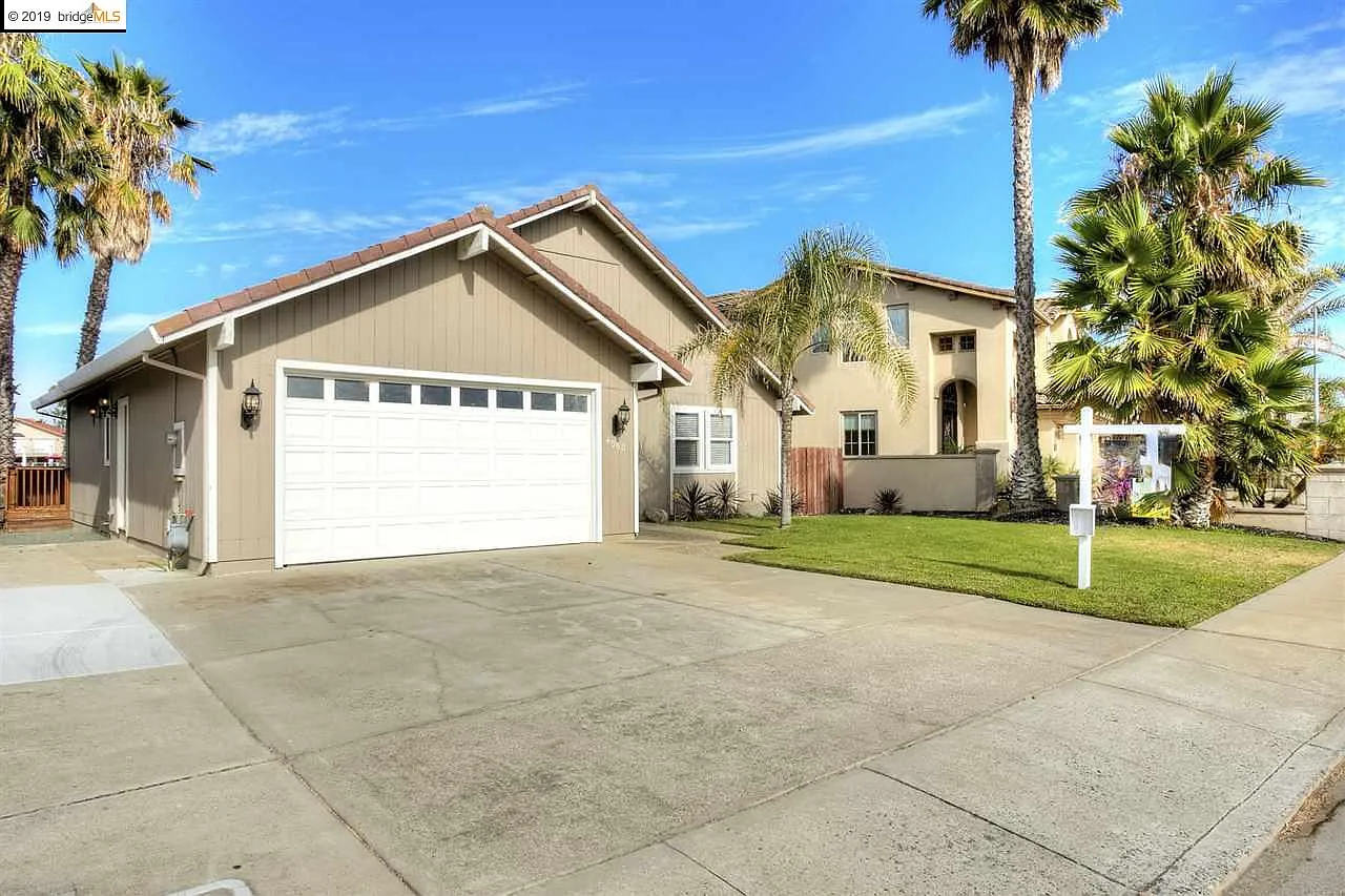 4951 Cabrillo Point photo 1