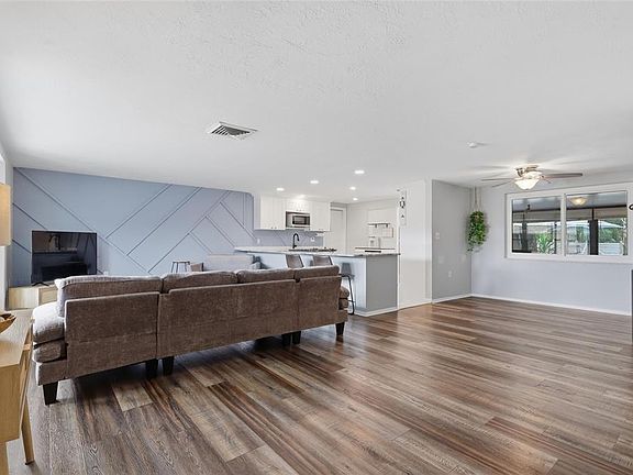 4th image of 7209 Magnolia Valley Dr
