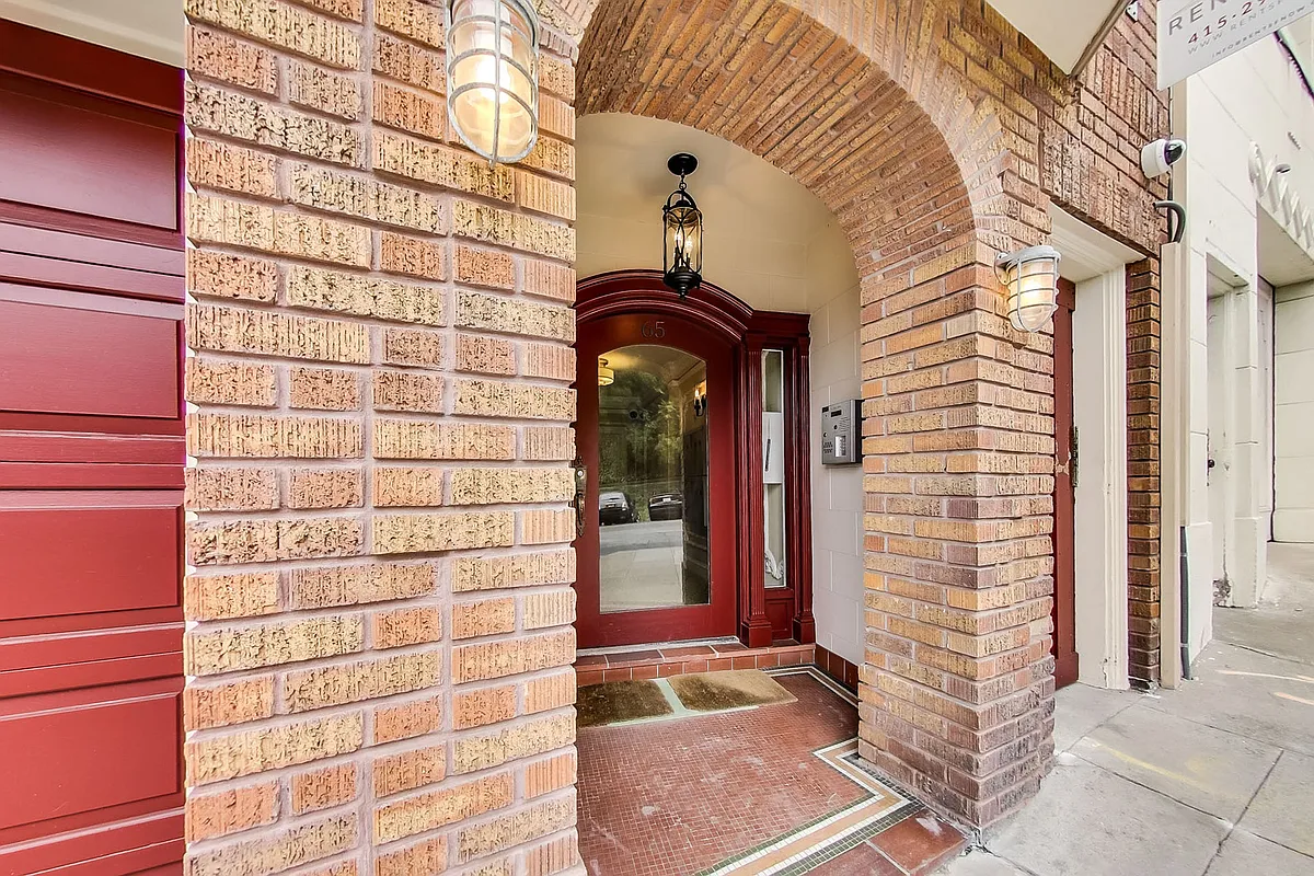 Building Photo - 65 Buena Vista
