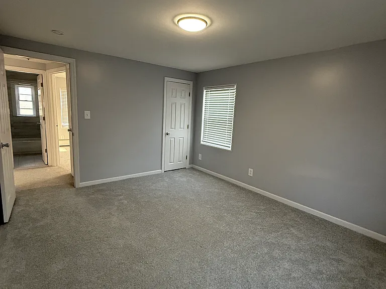 25B Garfield Park Park #25B — Photo 6