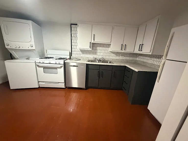 1645 W Beach Ave #G — Photo 21