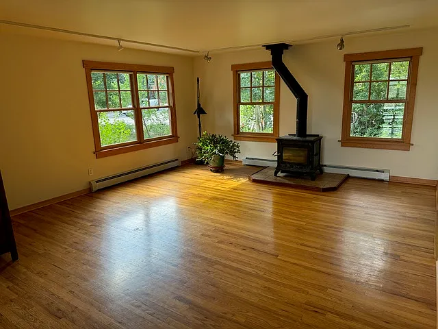651 College Ave — Photo 11