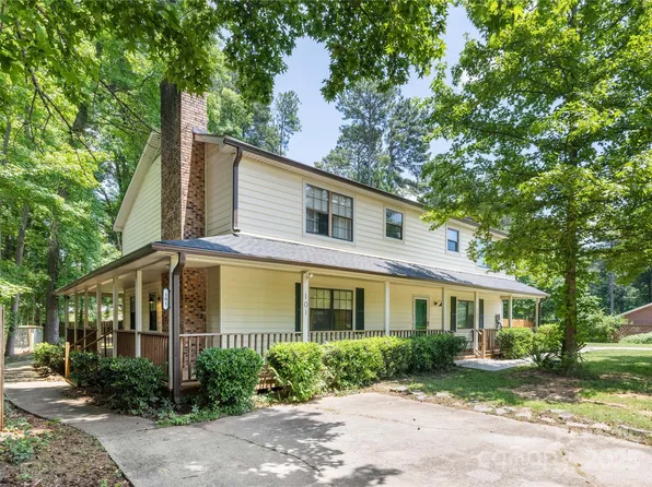 101 Courtney Ln, Matthews, NC 28105