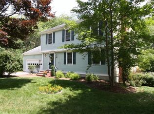 810 Slocum Rd, Saunderstown, RI 02874
