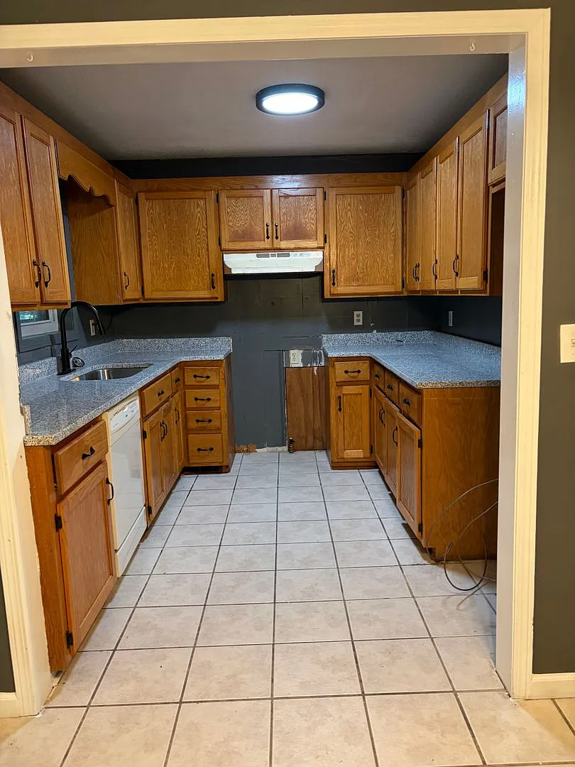 Charming 3BR/2BA Tuscaloosa Home with Comfortable Living Space — Photo 4