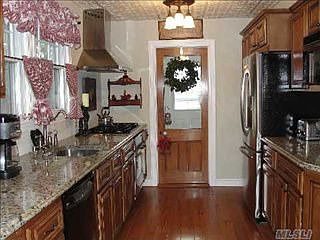 3rd image of 52 Pine St
